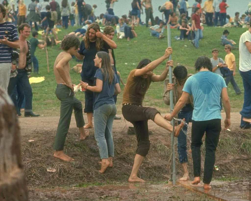 Experience The Spirit Of The Woodstock Festival With These Rarely Seen Photos Page Of